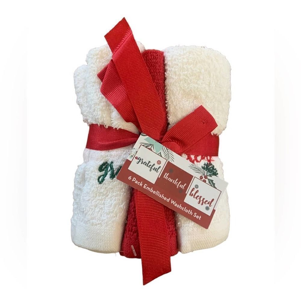6 Pack of Christmas Themed Embellished Washcloths, New With Tags